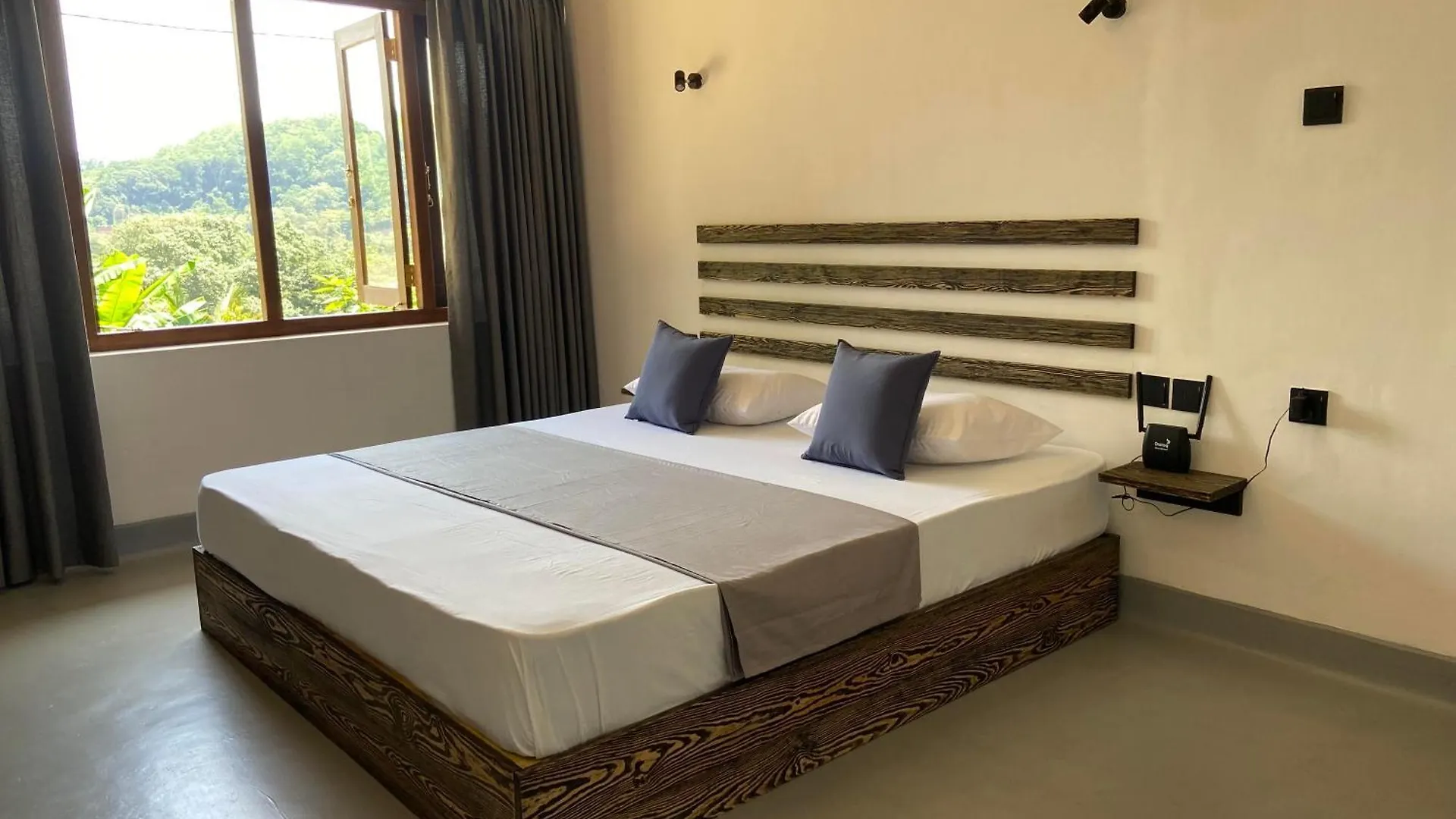 Sesatha Lake Kandy